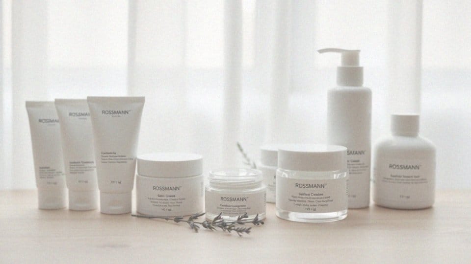 Dobry krem z filtrem do twarzy w Rossmannie – wybór i porady