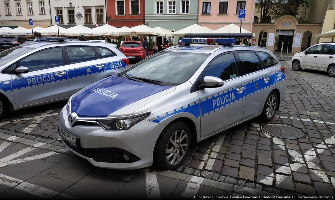 Betlejemskie Światło Pokoju przekazane nowotarskim policjantom